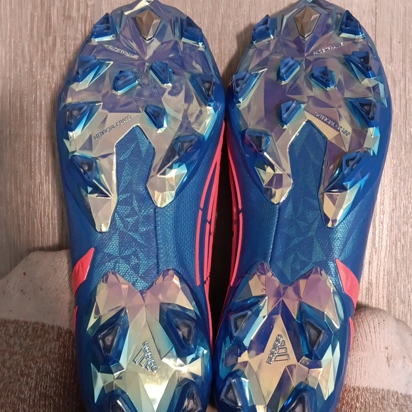 Predator Edge+ Cleats - Picture 3 of 8